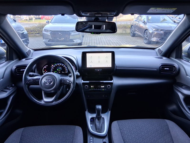 Toyota Yaris Cross COMF. STYLE TECH 1.5 Hyb. 85kW full