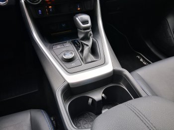 Toyota RAV4 SELECTION 2.5 Hyb. 160 kW full