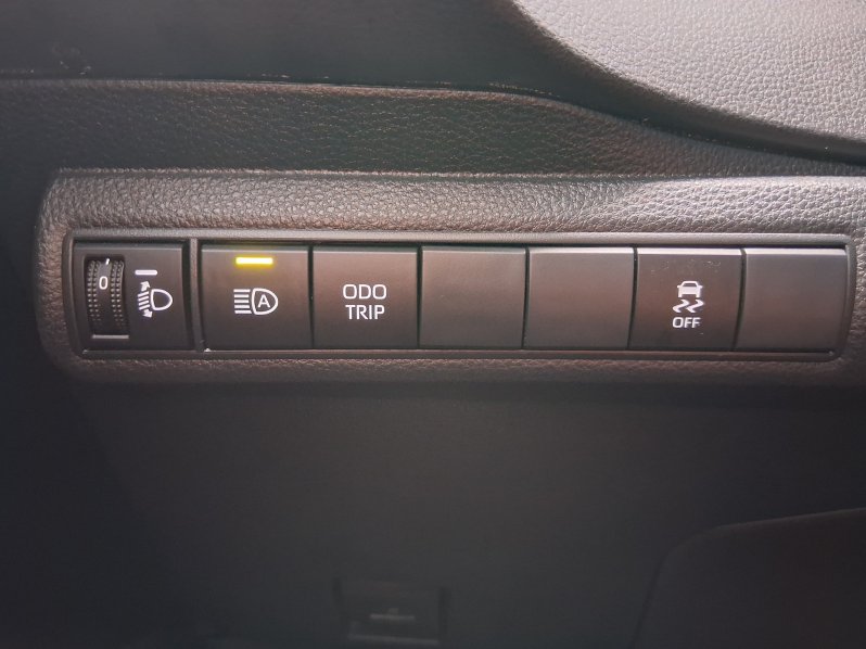 Toyota Corolla COM. TECH STYLE 1.8 Hyb.103 kW full