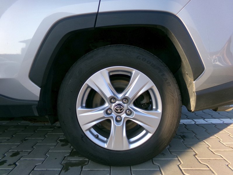 Toyota RAV4 COMFORT 2,5 HEV 4×4 163kW AT full