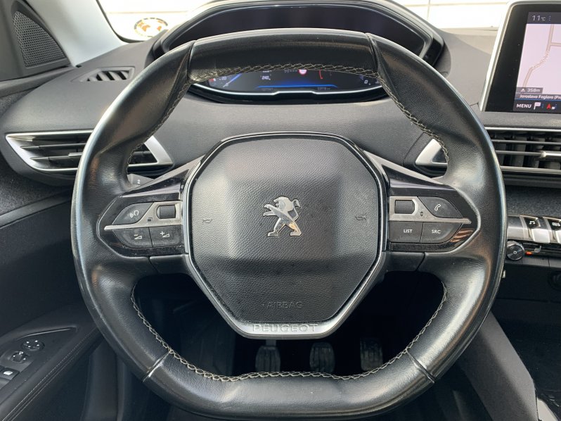 Peugeot 3008 ALLURE 2.0 BlueHDi 110kW MAN6 full