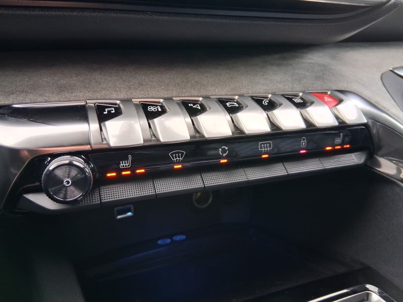 Peugeot 5008 GT 1.6 PureTech 133 kW full