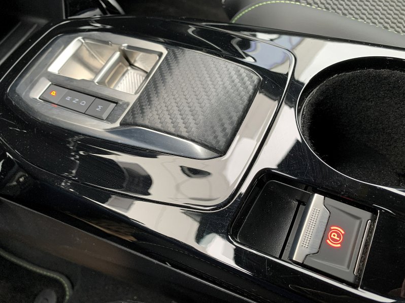 Peugeot 208 GT 1.2 Hybrid 74kW AT full