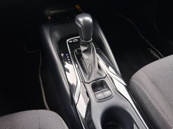 Toyota Corolla COM. TECH STYLE 1.8 Hyb.103 kW full