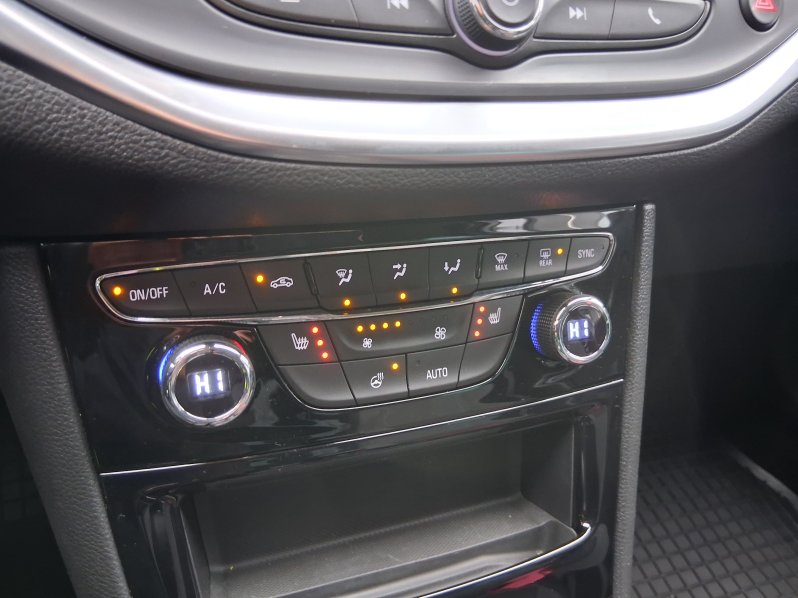 Opel Astra ELEGANCE 1.2 TURBO 107 kW full