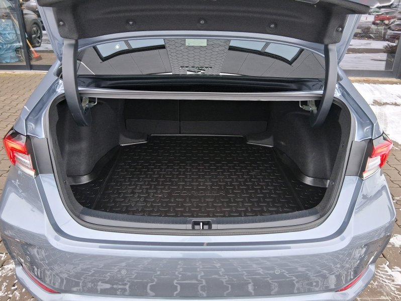 Toyota Corolla COM. TECH STYLE 1.8 Hyb.103 kW full