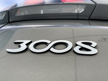 Peugeot 3008 ALLURE 2.0 BlueHDi 110kW MAN6 full