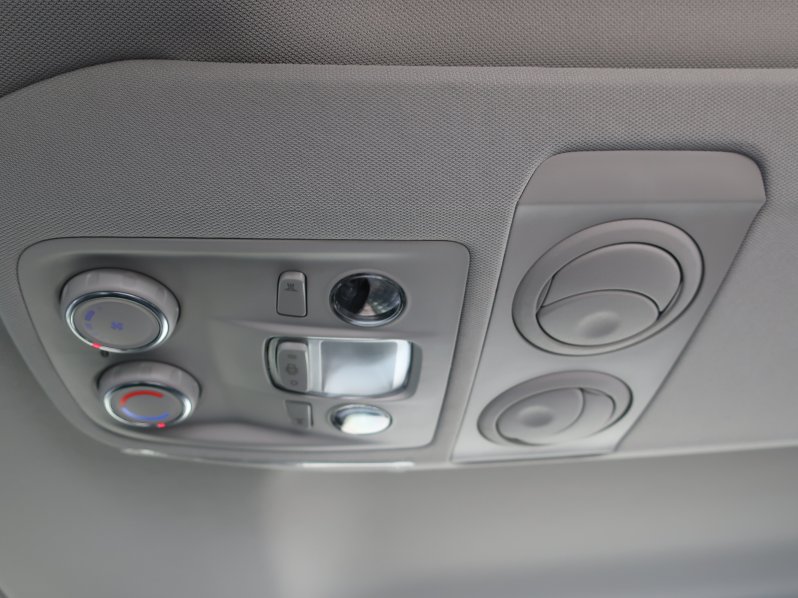 Peugeot Expert Combi L3 2.0 BlueHDi 180 S&S EAT8 full