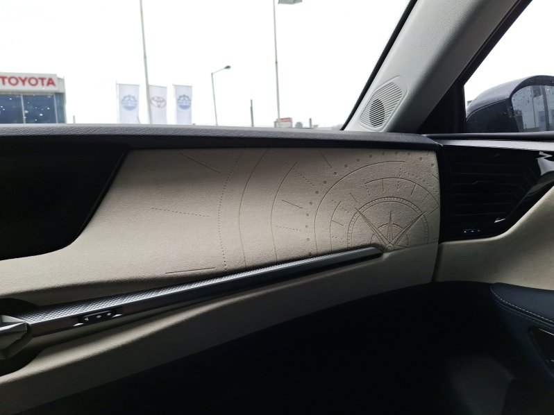 DS Automobiles DS4 N°4 JULES VERNE HYBRID 145 full