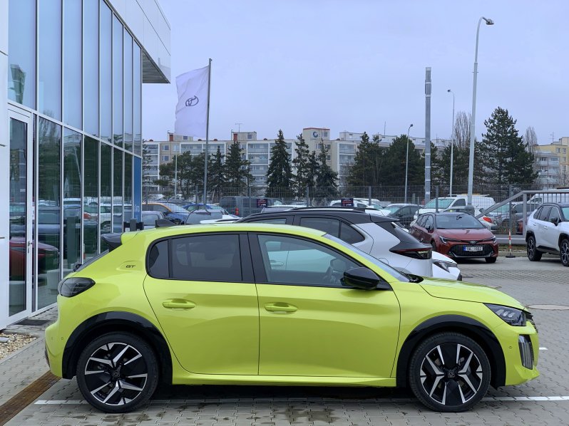 Peugeot 208 GT 1.2 Hybrid 74kW AT full