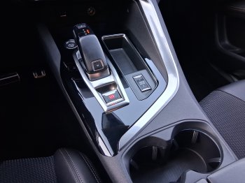 Peugeot 3008 GT 1.2 PureTech 96 kW full