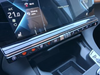 DS Automobiles DS7 CROSSBACK RIVOLI 1.6 E-TENSE 4×4 221 kW full