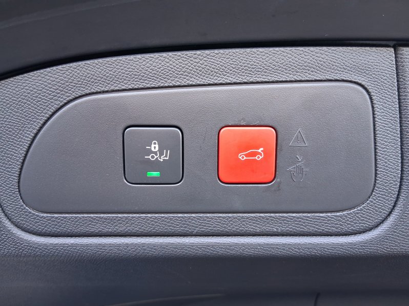 DS Automobiles DS7 CROSSBACK RIVOLI 1.6 E-TENSE 4×4 221 kW full