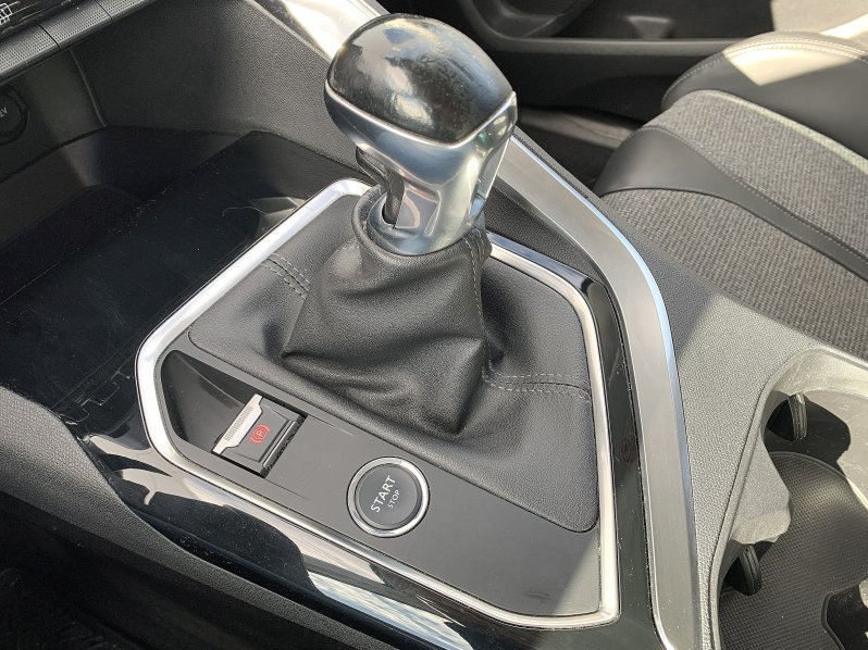 Peugeot 3008 ALLURE 2.0 BlueHDi 110kW MAN6 full