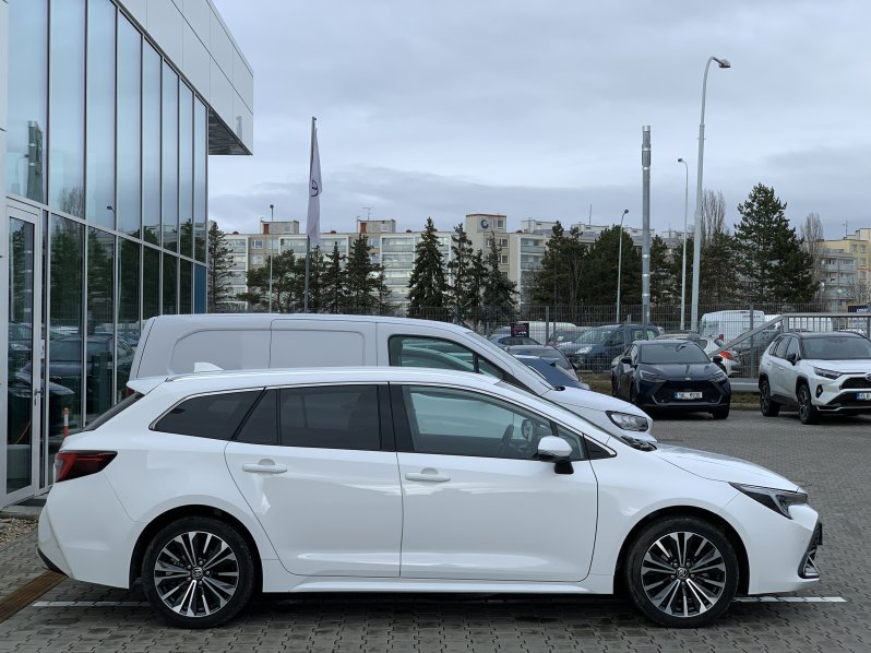 Toyota Corolla STYLE TS 1,8 HEV 103kW AT full