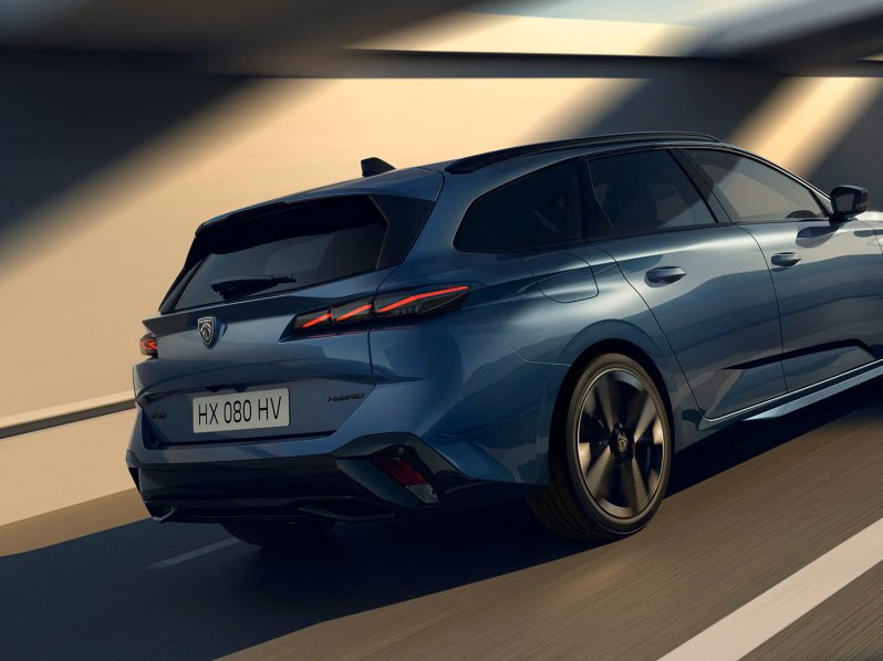 Peugeot 308 SW ALLURE Hybrid 145 e-DCS6 full