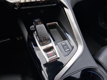 Peugeot 5008 GT 1.6 PureTech 133 kW full