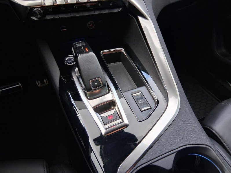 Peugeot 5008 GT 1.6 PureTech 133 kW full