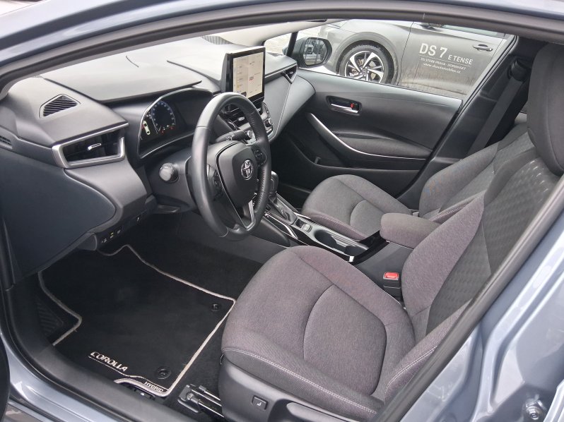 Toyota Corolla COM. TECH STYLE 1.8 Hyb.103 kW full