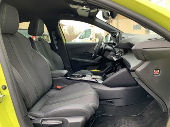 Peugeot 208 GT 1.2 Hybrid 74kW AT full