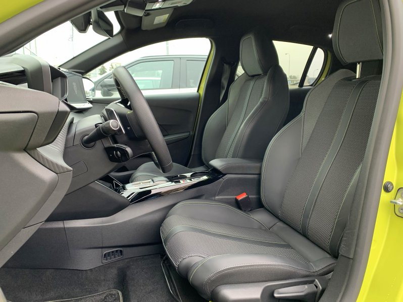 Peugeot 208 GT 1.2 Hybrid 74kW AT full