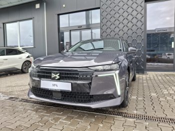 DS Automobiles DS4 N°4 JULES VERNE HYBRID 145 full