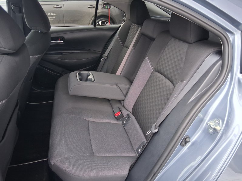 Toyota Corolla COM. TECH STYLE 1.8 Hyb.103 kW full