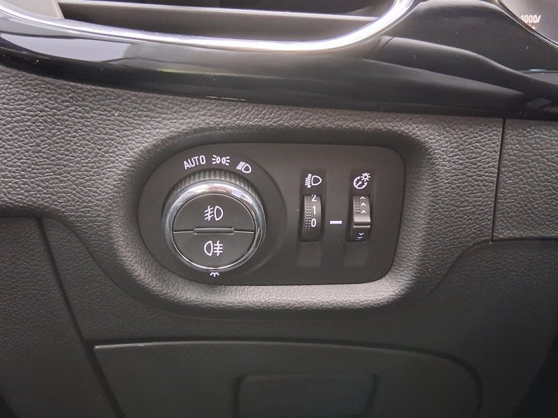 Opel Astra ELEGANCE 1.2 TURBO 107 kW full