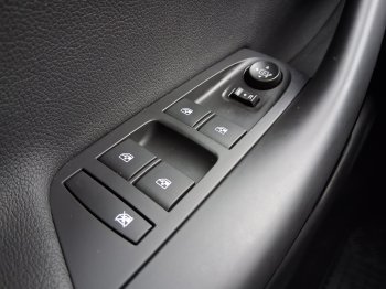 Opel Astra ELEGANCE 1.2 TURBO 107 kW full