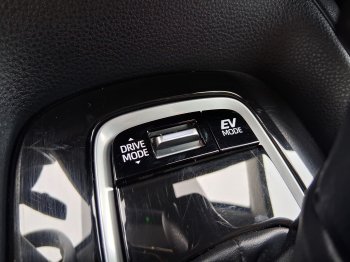 Toyota Corolla COM. TECH STYLE 1.8 Hyb.103 kW full