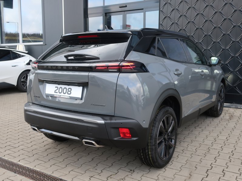 Peugeot 2008 GT Hybrid 136 e-DCS6 full