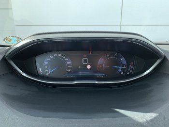 Peugeot 3008 ALLURE 2.0 BlueHDi 110kW MAN6 full