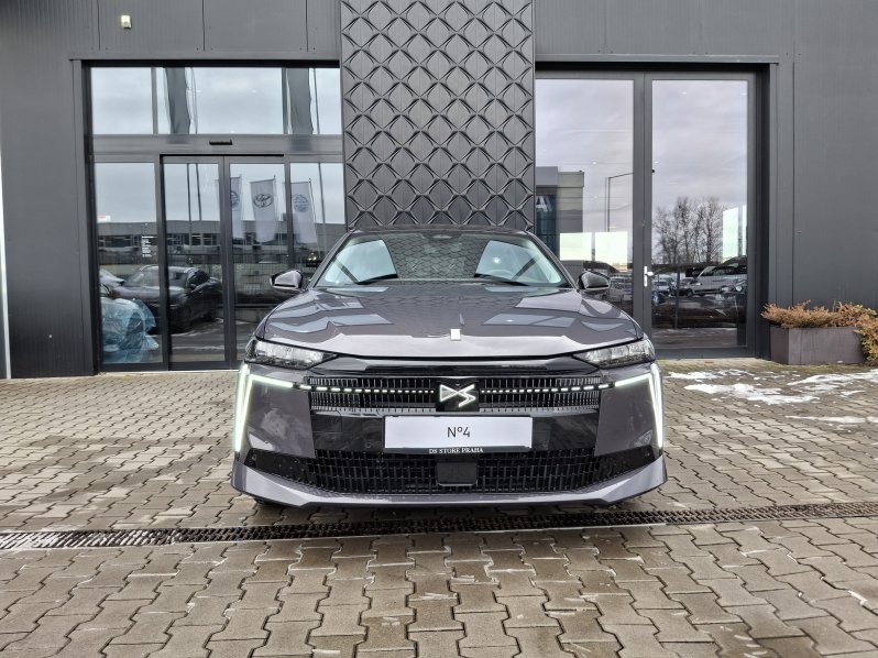 DS Automobiles DS4 N°4 JULES VERNE HYBRID 145 full