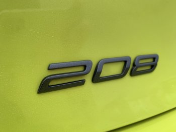 Peugeot 208 GT 1.2 Hybrid 74kW AT full