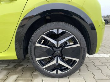 Peugeot 208 GT 1.2 Hybrid 74kW AT full